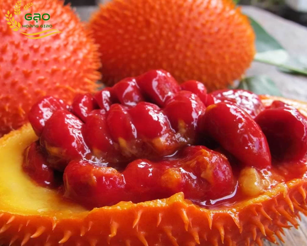 Quả gấc sẽ giúp tạo màu cho xôi