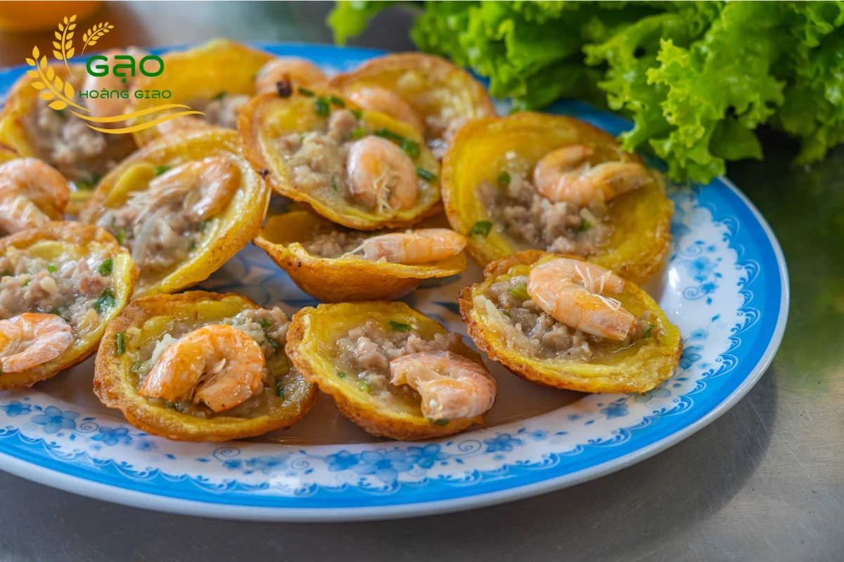 Bánh khọt vàng ươm giòn tan