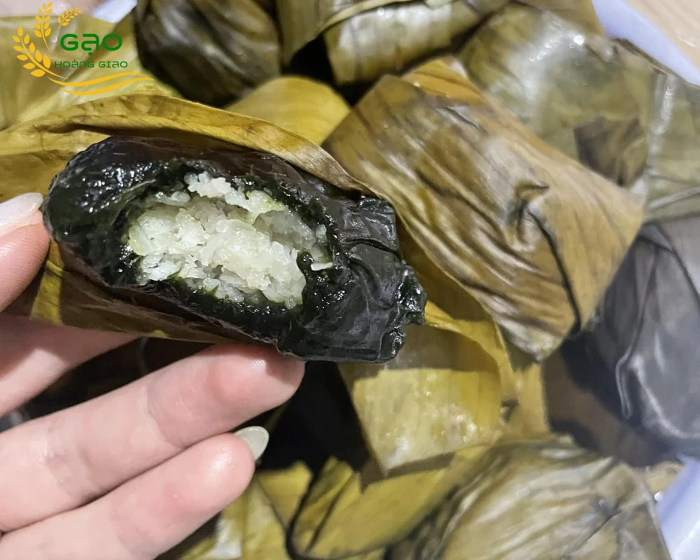 Bánh ít lá gai nhân dừa