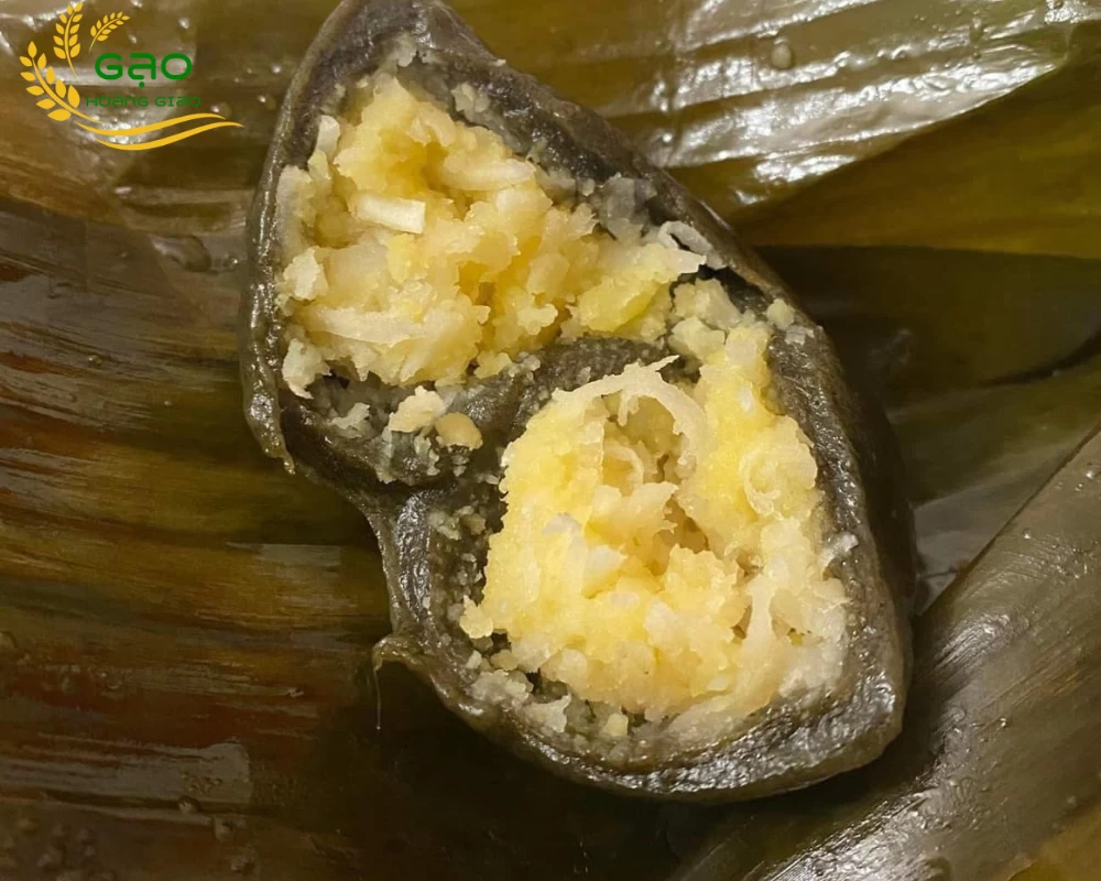 Bánh ít lá gai nhân dừa và nhân đậu xanh