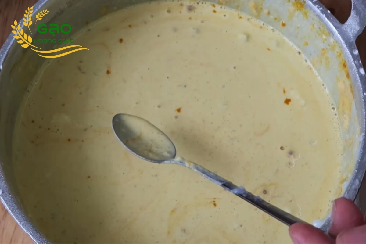 Pha bột bánh khọt