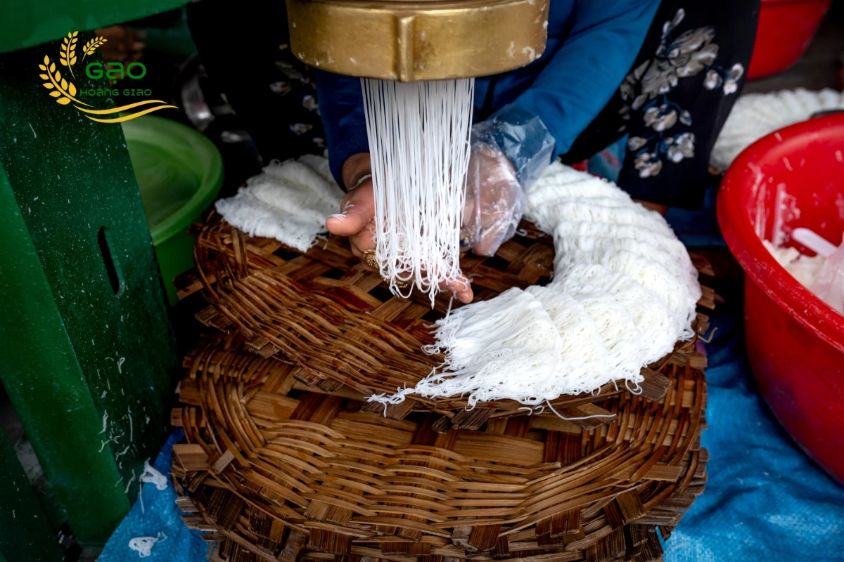 1kg gạo làm được mấy kg bún?