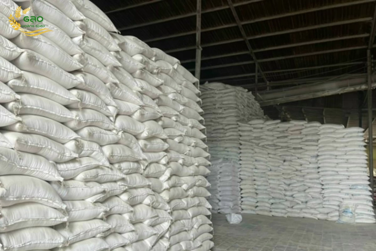 Kho gạo của nhà máy Gạo Hoàng Giao