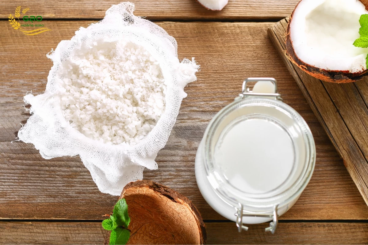 Làm nước cốt dừa