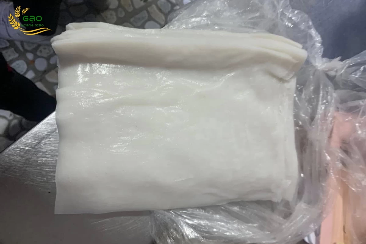 Bánh phở được chế biến từ tinh bột gạo tẻ