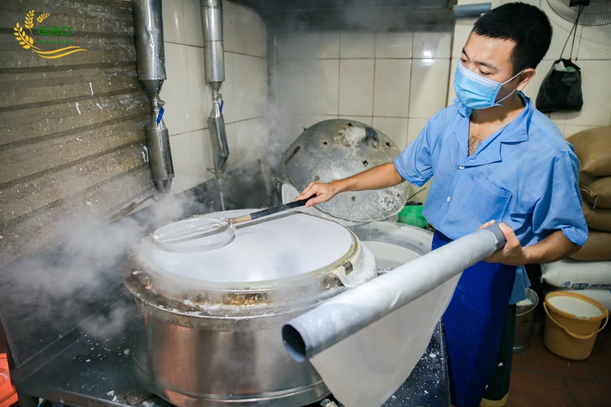 Tráng bánh phở