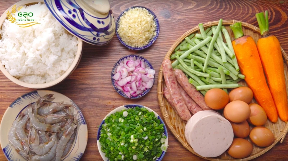 Các nguyên liệu làm cơm chiên Dương Châu