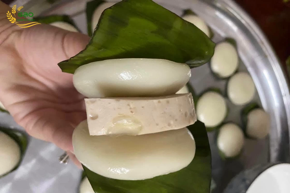Món bánh giầy kẹp giò lụa