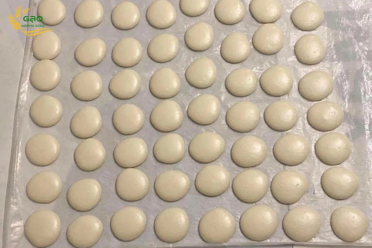 Tạo hình chiếc bánh giầy