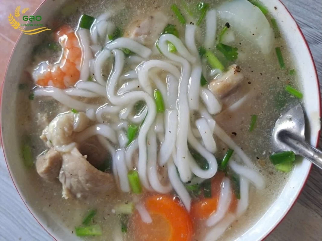 Món bánh canh bột gạo thơm ngon, hấp dẫn